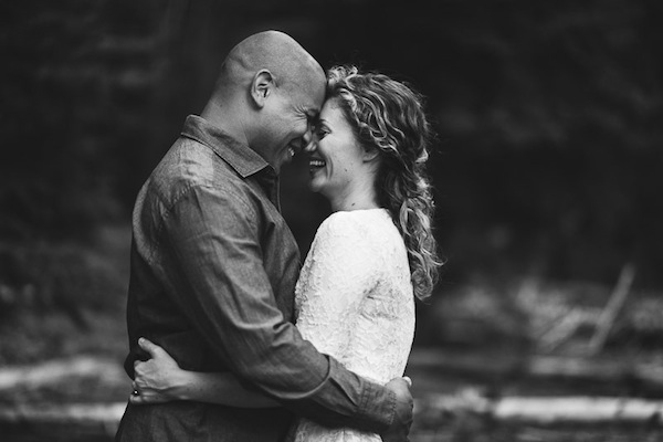Romantic-Engagement-Photo-Ideas
