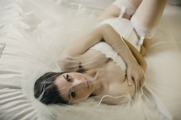 bridal-boudoir-photo-valentines-day